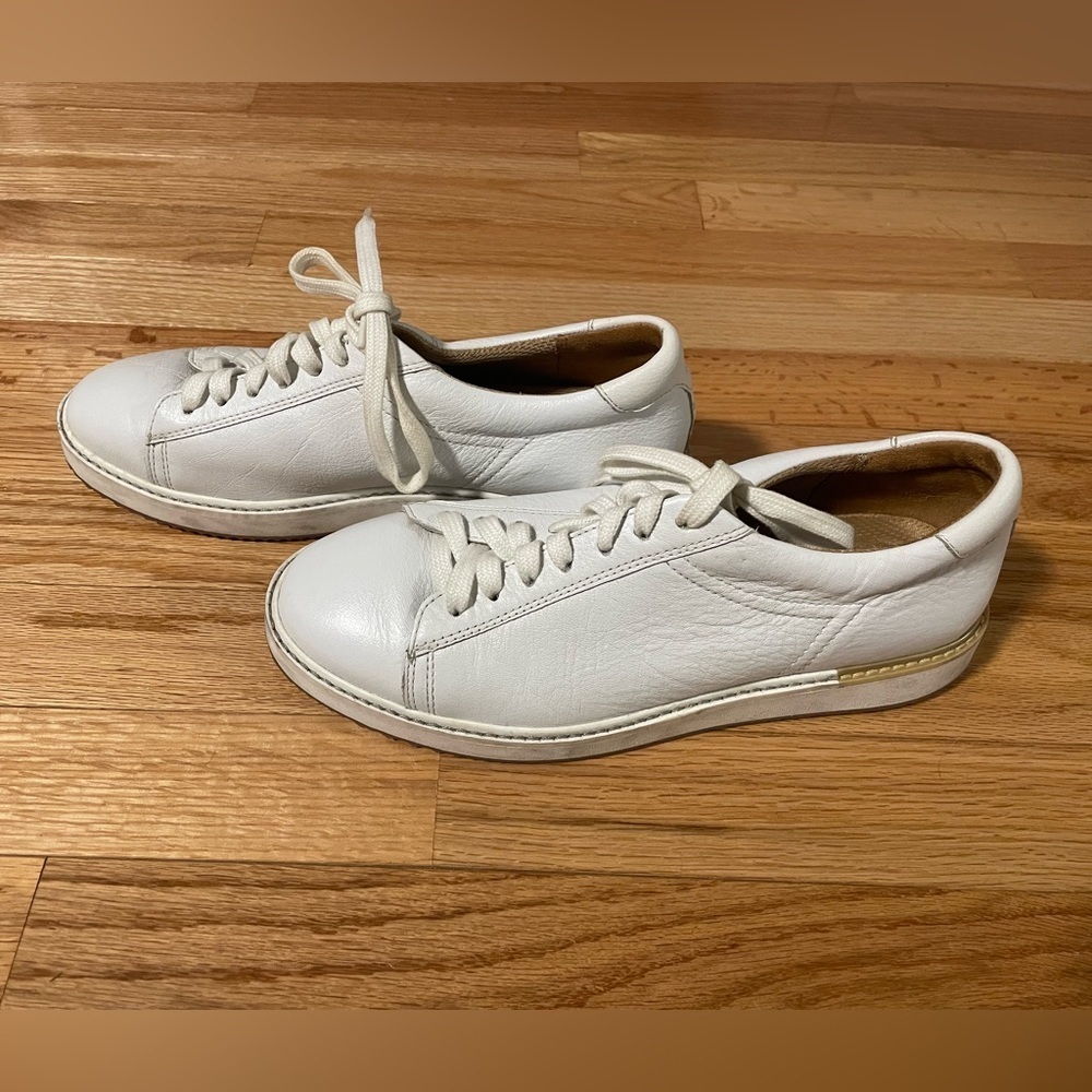 Hush Puppies White Lace Up Sneakers Size 8